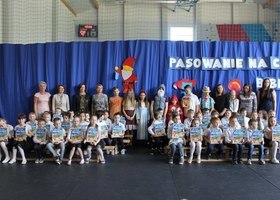Pasowanie na czytelnika w "Jedynce"