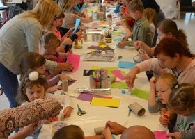 Rodzinne warsztaty plastyczne w MCK