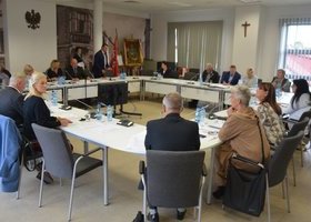 Nauczyciele w szkołach i przedszkolach otrzymają za wychowawstwo 300 zł