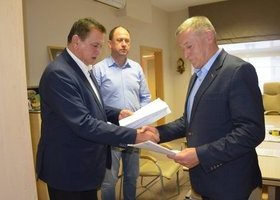 Podpisanie umowy na wymianę urządzeń grzewczych 