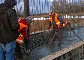 Trwa budowa mostu na Płonce